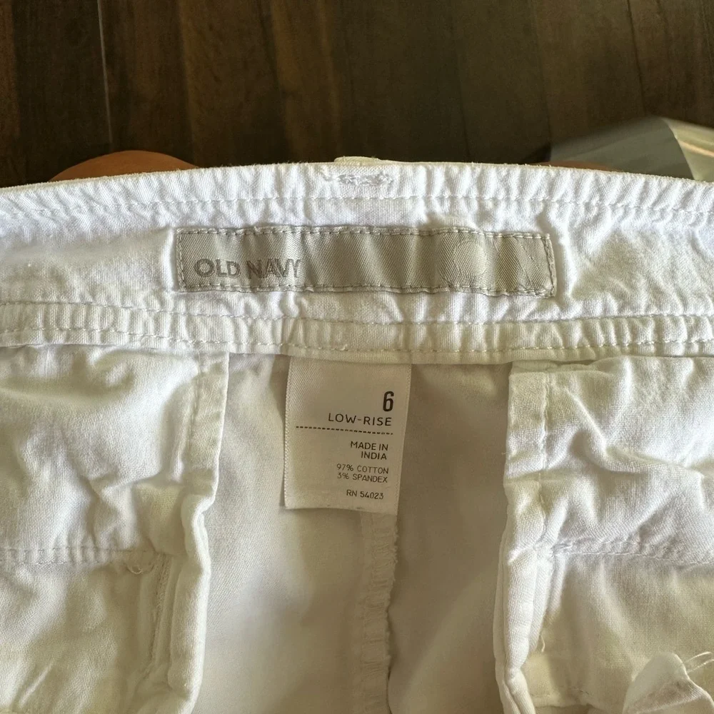 Old Navy White Shorts - Picture 3 of 3